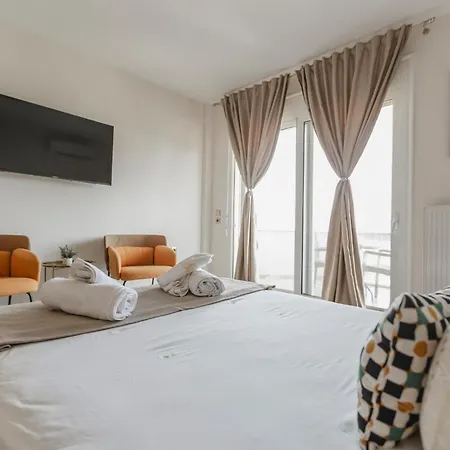 Garnet Flats Eleftheroupoli