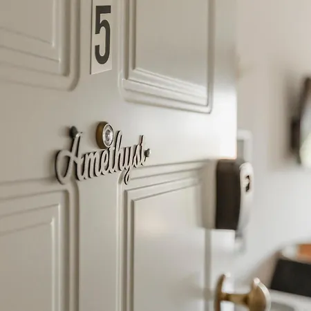 Garnet Flats Eleftheroupoli