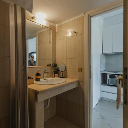 Garnet Flats * Eleftheroupoli