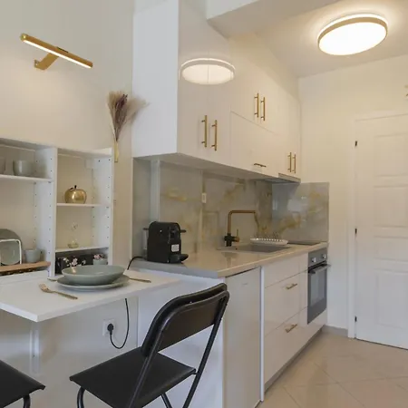 Garnet Flats Eleftheroupoli